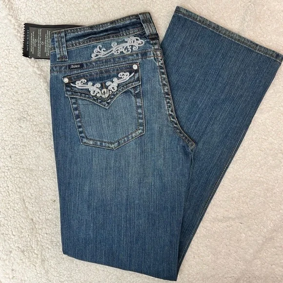 Adiktd Women's Denim Bootcut Lowrise Women's Jeans Size: 10/31 - Picture 3 of 11